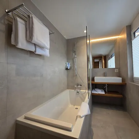 Britannia 5 Apartment *